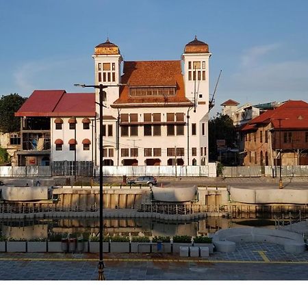 Hotel Dequr Jakarta Kota Экстерьер фото