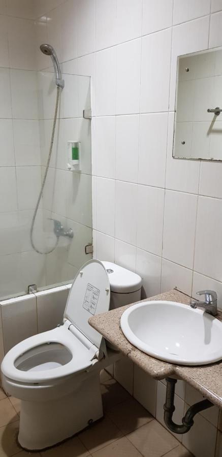 Hotel Dequr Jakarta Kota Экстерьер фото
