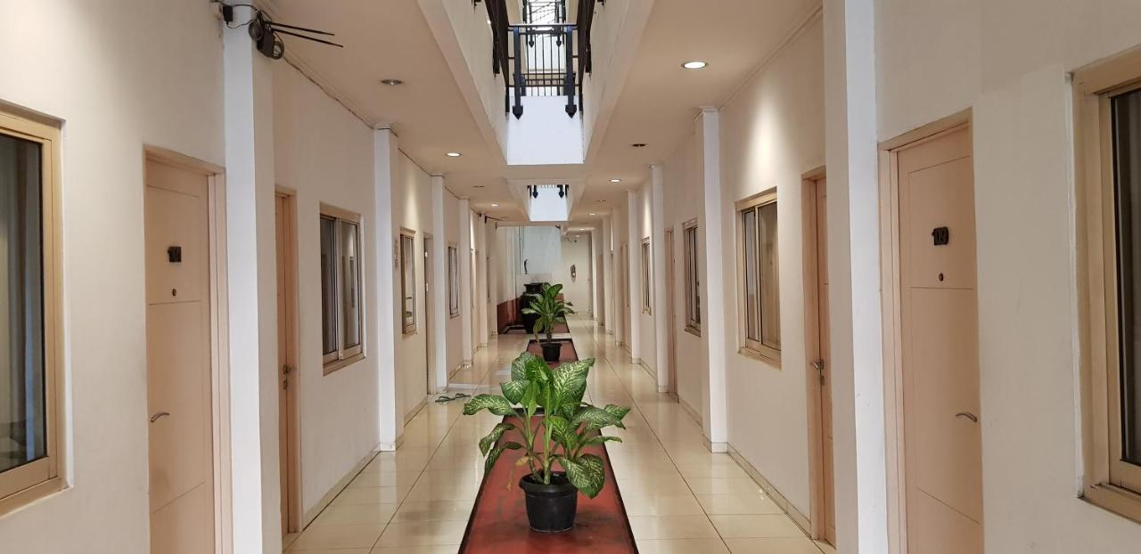 Hotel Dequr Jakarta Kota Экстерьер фото