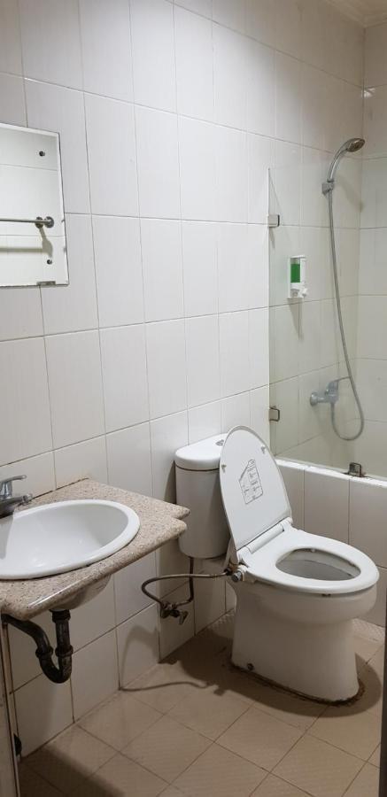 Hotel Dequr Jakarta Kota Экстерьер фото