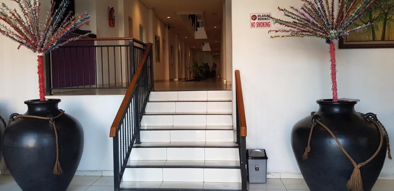 Hotel Dequr Jakarta Kota Экстерьер фото