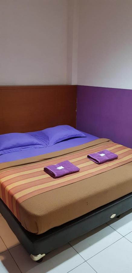 Hotel Dequr Jakarta Kota Номер фото