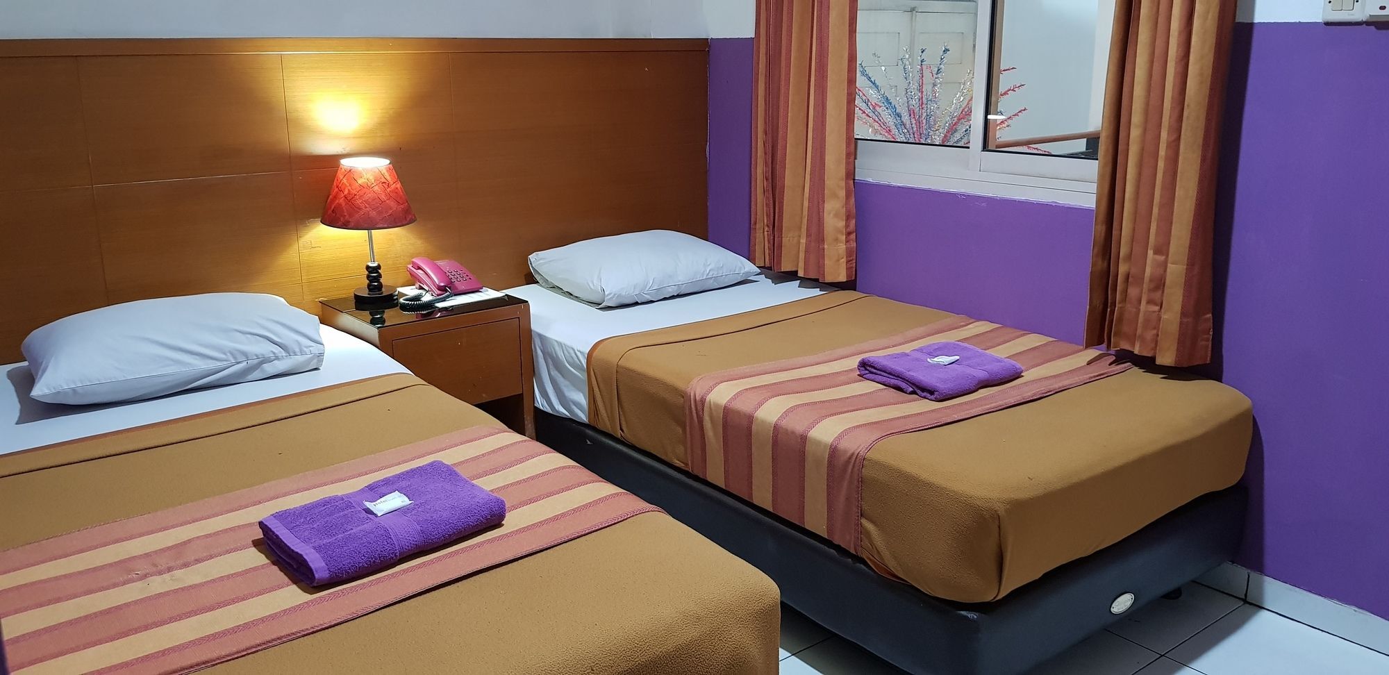 Hotel Dequr Jakarta Kota Экстерьер фото