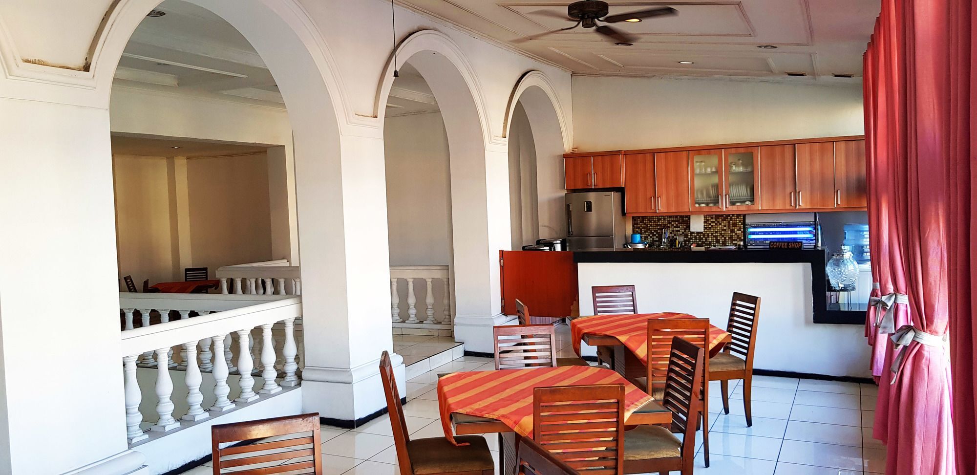 Hotel Dequr Jakarta Kota Экстерьер фото
